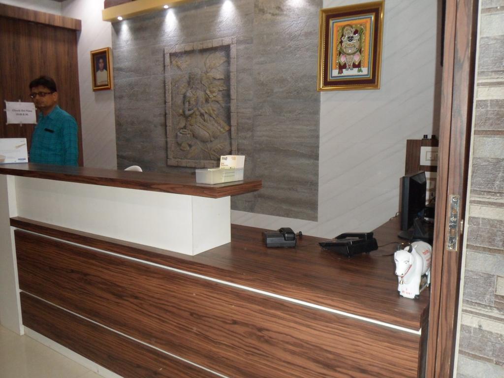Hotel Madhusudan ทวารกา ภายนอก รูปภาพ