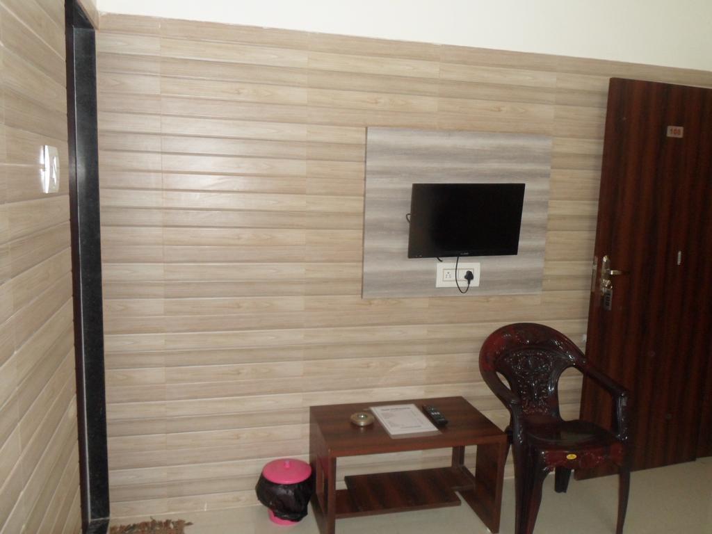 Hotel Madhusudan ทวารกา ภายนอก รูปภาพ